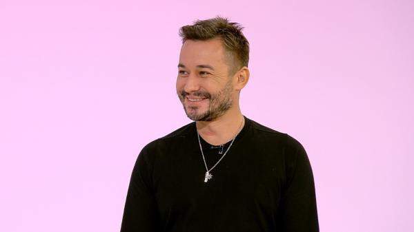 Trucuri pentru o apariţie spectaculoasă în noaptea de Revelion. Idei de coafuri când nu aveţi timp să ajungeţi la salon