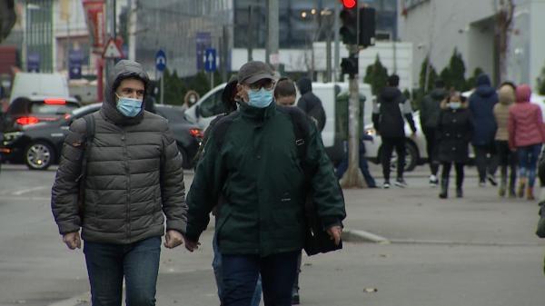 Carantina pentru bolnavii de Covid ar putea fi redusă din 2022. Decizia va putea ajuta sectorul economic