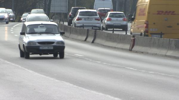 Taxa auto va fi reintrodusă sub o nouă formă în 2022. Guvernul vrea să penalizeze proprietarii de maşini vechi