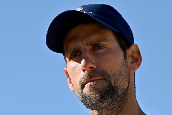 Novak Djokovic, pe cale de a fi dat afară din Australia. Ultima scuză a sportivului: Agentul ar fi completat actele în care a minţit