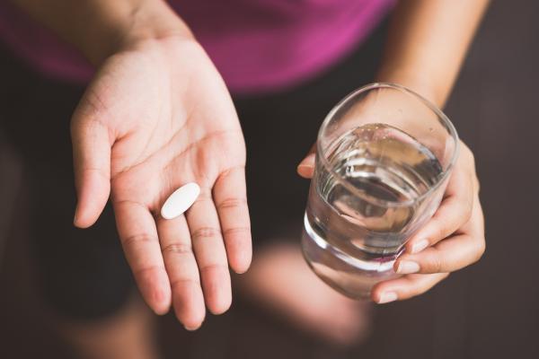 Pericolul din spatele suplimentelor alimentare luate după ureche. Ne pot agrava anumite boli, crezând că ne tratăm