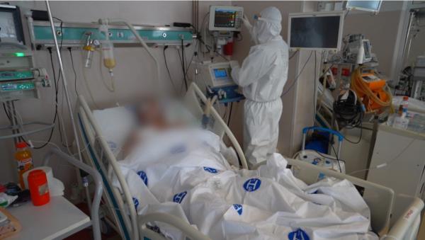 Explozie de cazuri Covid la munte: autorităţile dau vina pe turiştii care au venit în staţiuni de Revelion. Măsurile impuse