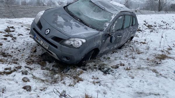 Dimineaţă de coşmar în Maramureş, după ce burniţa şi gerul au transformat şoselele în patinoare: "Nu se poate circula. E groaznic"