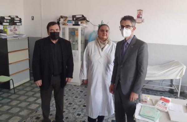 Un medic din Iaşi premiat pentru vaccinări anti COVID record a fost reţinut pentru imunizare la chiuvetă