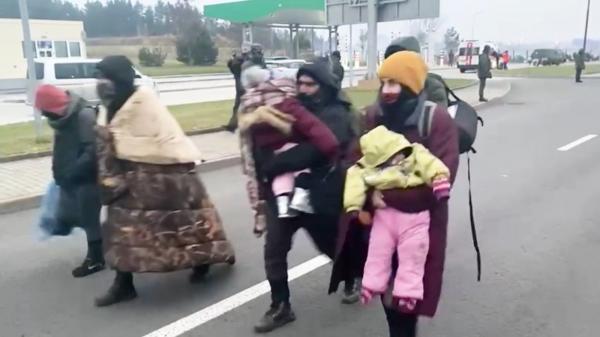 Timișoara "asaltată" de 75000 de migranți în 2021. Fug de război în papuci sport, rupți și murdari