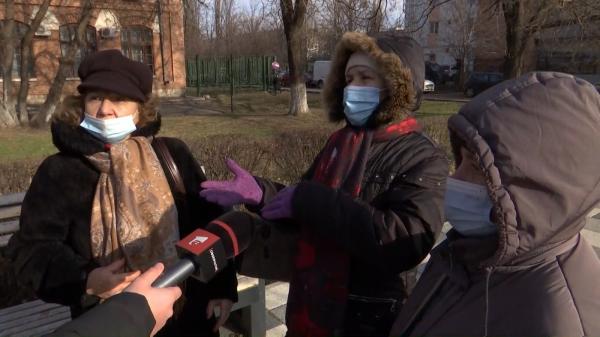 Elevii s-au întors la școală fără a face testele COVID promise. Părinții precauți, nevoiți să scoată bani din buzunare