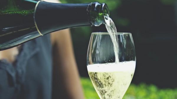 Care este diferenţa între prosecco şi şampanie