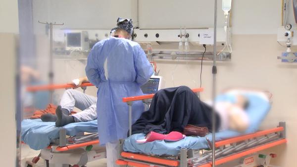 Medicii cu forme uşoare de Covid ar putea fi chemaţi la muncă. Pentru ce scenariu de coşmar se pregăteşte ministrul Sănătăţii