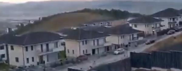 Coşmarul unei familii din Cluj: casa de vis a luat-o la vale. "Dormim cu frica să nu te trezim sub dărâmături". Dezvoltatorul a încercat să le "cumpere" tăcerea