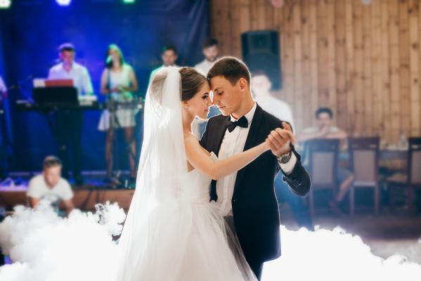 Cum vor arăta nunțile în 2022. Organizator: ”Cu siguranţă, nunţile vor fi fără mască anul ăsta”