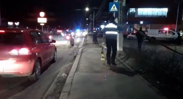 Un australian a spulberat un tânăr pe o stradă din Cluj, apoi s-a înfipt cu mașina într-o farmacie