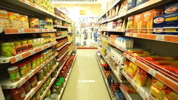 Pericolul din spatele plafonării preţului la alimentele de bază. Un nou motiv de ceartă între PSD şi PNL