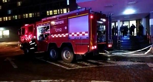 Incendiu la Spitalul din Suceava. Au fost evacuați 329 de pacienţi, un sfert dintre ei copii şi nou-născuţi: "Era haos! Care cum putea fugi cu copilul în braţe"