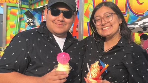 Cea mai strictă mireasă: O tânără din SUA nu vrea copii la nuntă şi a instruit domnişoarele de onoare să păteze cu vin roşu orice haină albă