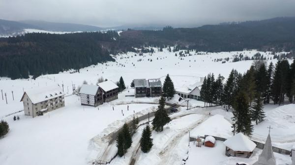 Staţiunea Izvoare din Maramureş se redeschide, după ce a zăcut în paragină 25 de ani. Cu ce surprize îmbie turiştii