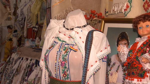 Mariana Birică este vedeta cu peste 300 de costume populare: "Am costume vechi de 150 de ani"
