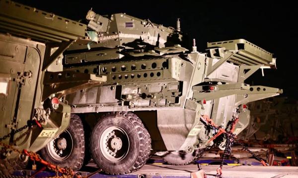 Blindatele americane Stryker au ajuns în România. Şofer de TIR: "Nu sunt aşa periculoase după cum par"
