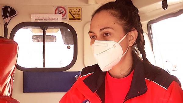 Poveştile românilor angajaţi în starea de urgenţă. Medici şi asistenţi, la un pas de a fi daţi cu toţii afară