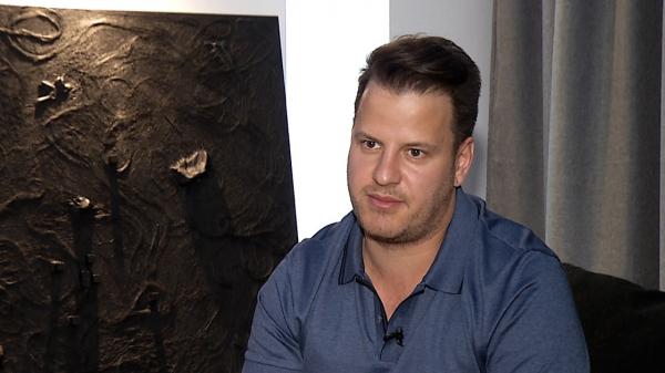 Povestea de succes a românului care trăieşte visul american. Alexandru Becheru este designer de locuinţe de lux în America