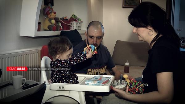 O şansă la viaţă pentru Iris. Copila de nici 2 anișori se luptă cu o boală rară