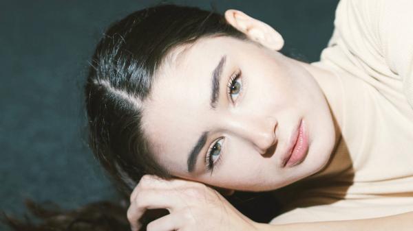 La poveşti cu Laura Maier: "Cristalele m-au ajutat într-o perioadă grea a vieţii mele"