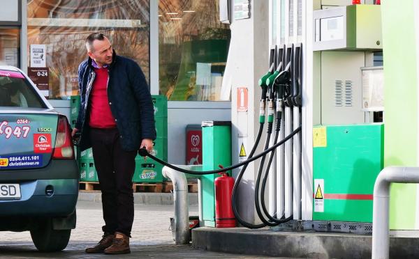 Ce se decide azi nu mai e valabil mâine. Guvernul se răzgândește iar pe tema facturilor și a carburanților