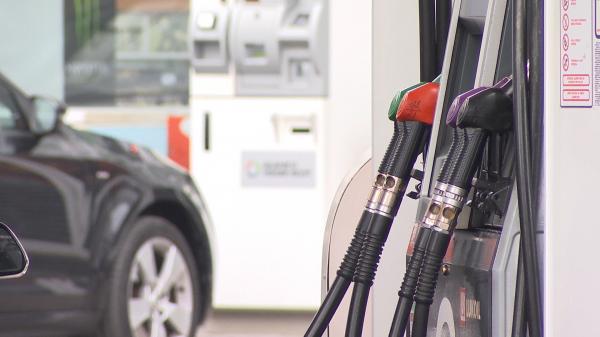 Cât costă benzina și motorina la cea mai ieftină benzinărie din București