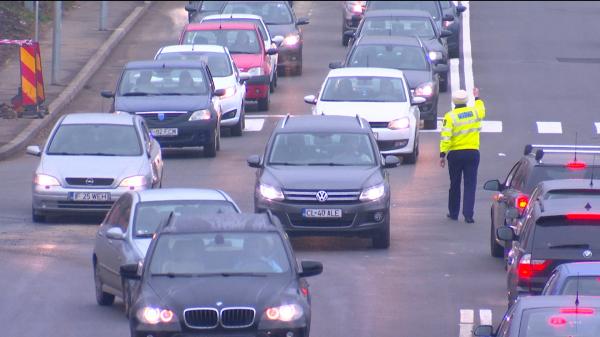 O adevărată fabrică de permise auto false, descoperită de poliţişti în Ilfov: printre "clienţi" sunt şi nume cunoscute din showbiz