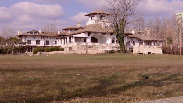 Aproape 20 de ani de când Palatul Reginei Maria a fost vândut la preţ de apartament, imobilul se întoarce la stat. Decizie fără precedent a ÎCCJ