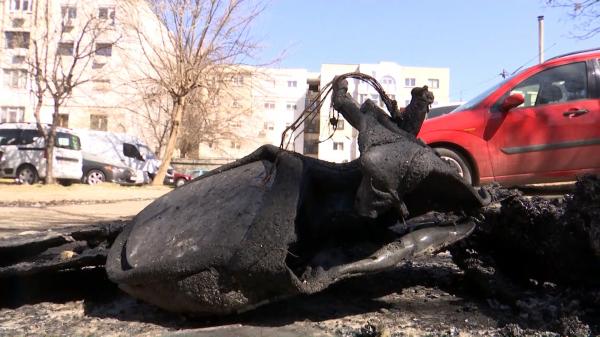 Răzbunare în stil mafiot, în Galaţi. Două maşini, care aparţineau aceluiaşi proprietar, au fost incendiate: paguba e uriaşă