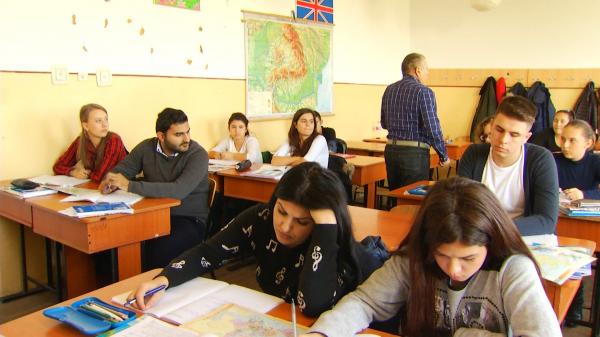 Structura anului şcolar 2022-2023. Modificările din Educaţie, motiv de nemulţumire în rândul elevilor şi al părinţilor