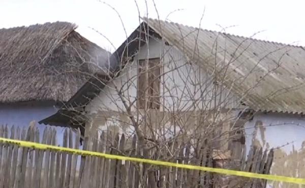 Crimă odioasă în Botoşani. O bătrână şi fiica ei, imobilizată la pat, au fost omorâte cu sânge rece. Vecinii cred că la mijloc sunt banii