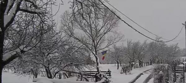 Iarna a revenit la început de aprilie. Peisajele de iarnă au fost stranii chiar şi pentru cei obişnuiţi cu vremea de munte
