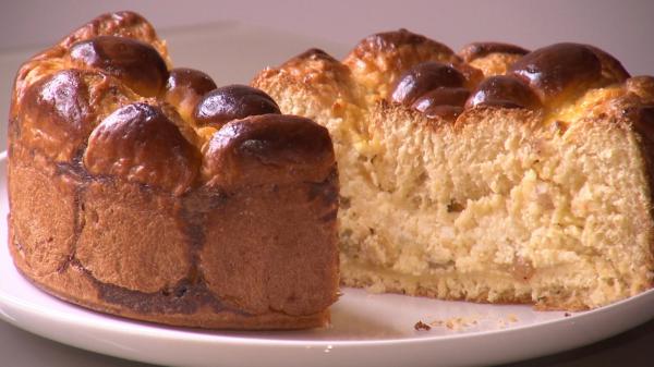Secretul unui cozonac de Paşte reuşit. Gospodinele folosesc o reţetă veche, cu tradiţie