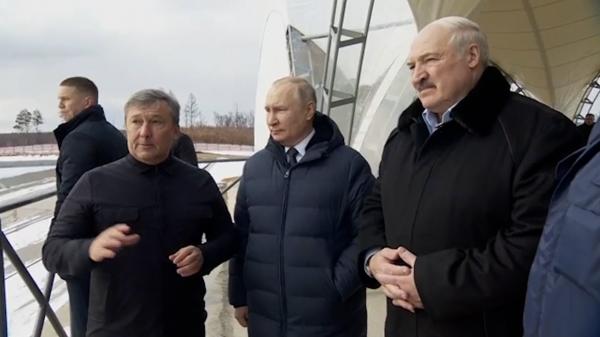Putin îşi laudă soldaţii, într-o rară apariție publică, de la 5500 km de Moscova