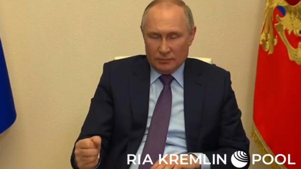 Putin bate cu pumnul în masă și anunță că e gata să reorienteze exportul de energie către Asia