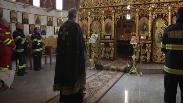 Deniile, slujba specială din Săptămâna Mare: "E o simbolistică a întunericului și a luminii"