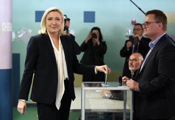 Ce ar însemna victoria lui Marine Le Pen la alegerile prezidenţiale din Franţa. Analist politic: "Moment traumatizant pentru UE"