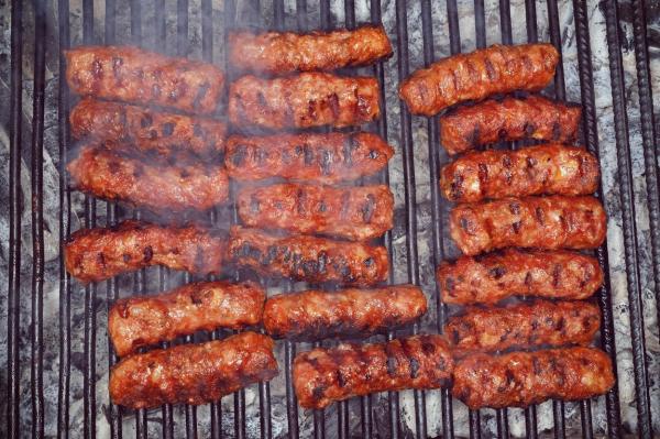 30 de milioane de mici au sfârâit de 1 Mai pe grătarele românilor din toată ţara