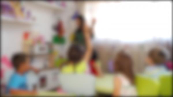 Un copil, la spital cu o conjuctivită severă, după ce a fost radiat la o grădiniţă din Iaşi. Şi alţi micuţi au avut probleme