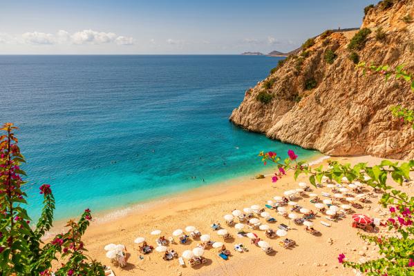 Vacanță în Antalya. Prețurile aproape la fel de mici ca anii trecuți și serviciile de calitate îi atrag ca un magnet pe români