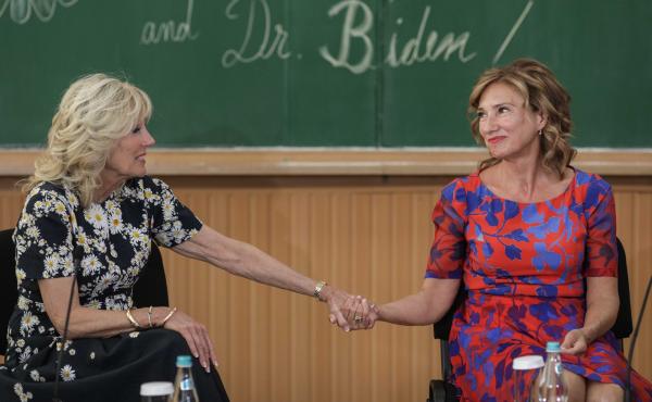 Jill Biden le-a mulțumit românilor pentru ajutorul oferit refugiaților ucraineni. Cum a decurs întâlnirea cu Carmen Iohannis