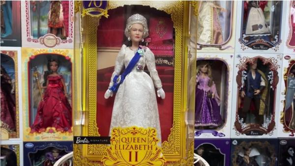 Regina, în chip de păpuşă. Barbie a lansat o ediţie specială: stocul s-a epuizat în doar 3 secunde