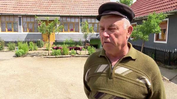 Soluţia disperată la care recurg tot mai mulţi români ca să facă un ban în plus. "Pensia nu ne ajunge"