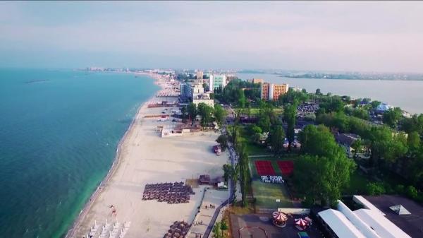Cele 6 plaje din România care şi-au câştigat steagul albastru: apă curată şi condiţii de 5 stele