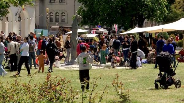 Weekend plin de festivaluri și expoziții în București. Calea Victoriei, epicentrul distracţiei