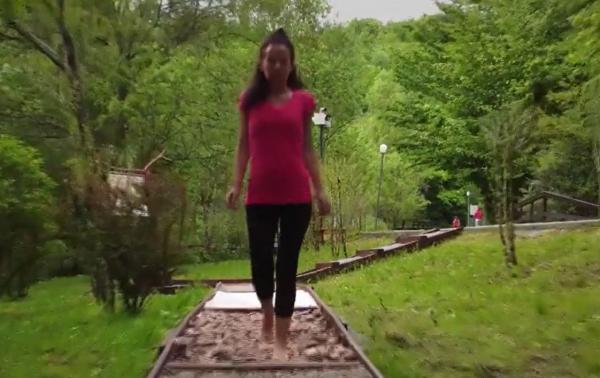 "Este cu adevărat relaxant şi sănătos". Aleea terapeutică din Sovata, locul unde turiştii scapă de stres