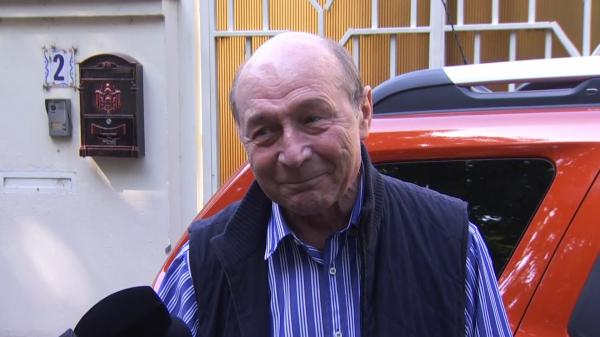 Traian Băsescu, la un pas de evacuare forţată din vila RA-APPS. Fostul preşedinte spune că apartamentul pe care şi l-a cumpărat nu e racordat la utilităţi