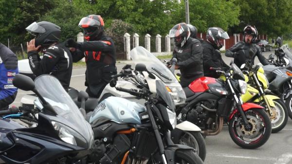 Accidentele grave i-au unit pe motociclişti în poligon. Lecţii de conducere prudentă pentru conducătorii din Bistriţa