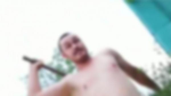 "A vrut să mă taie, tati s-a băgat". Filmul atacului din Prahova, în care un bărbat a fost bătut de un vecin. Fiica victimei, mărturii după atac
